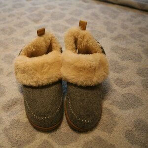 Dearfoams Women's Moritz Indoor/Outdoor Bootie, Size 8, Gray